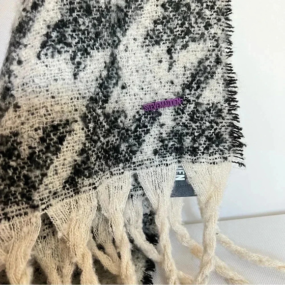 Steve Madden Jacquard Houndstooth Scarf Offwhite Black Cozy Soft - Picture 5 of 7